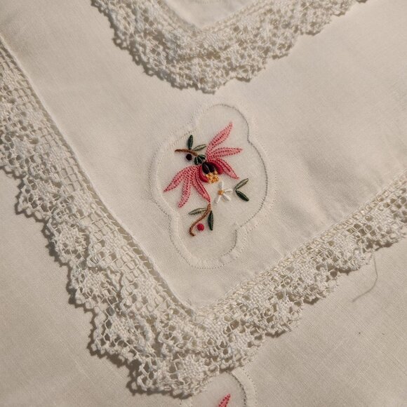 Handmade Vintage Linen Napkins Set Of 12 With Embroidered Floral Detail & Lace T - Picture 7 of 15
